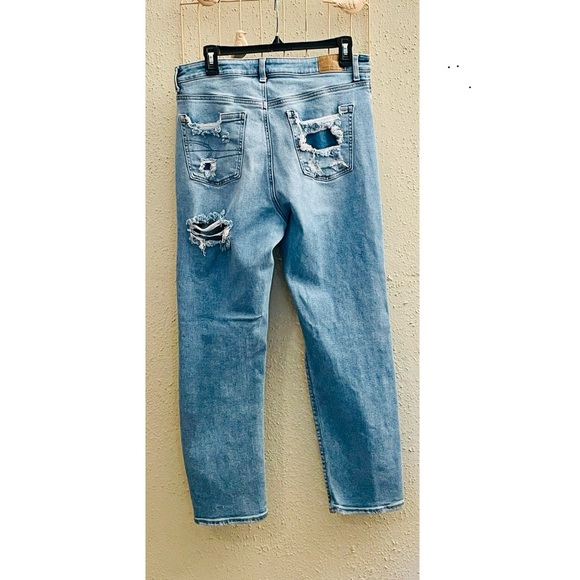 AE Ripped Mom Jean - Picture 2 of 9